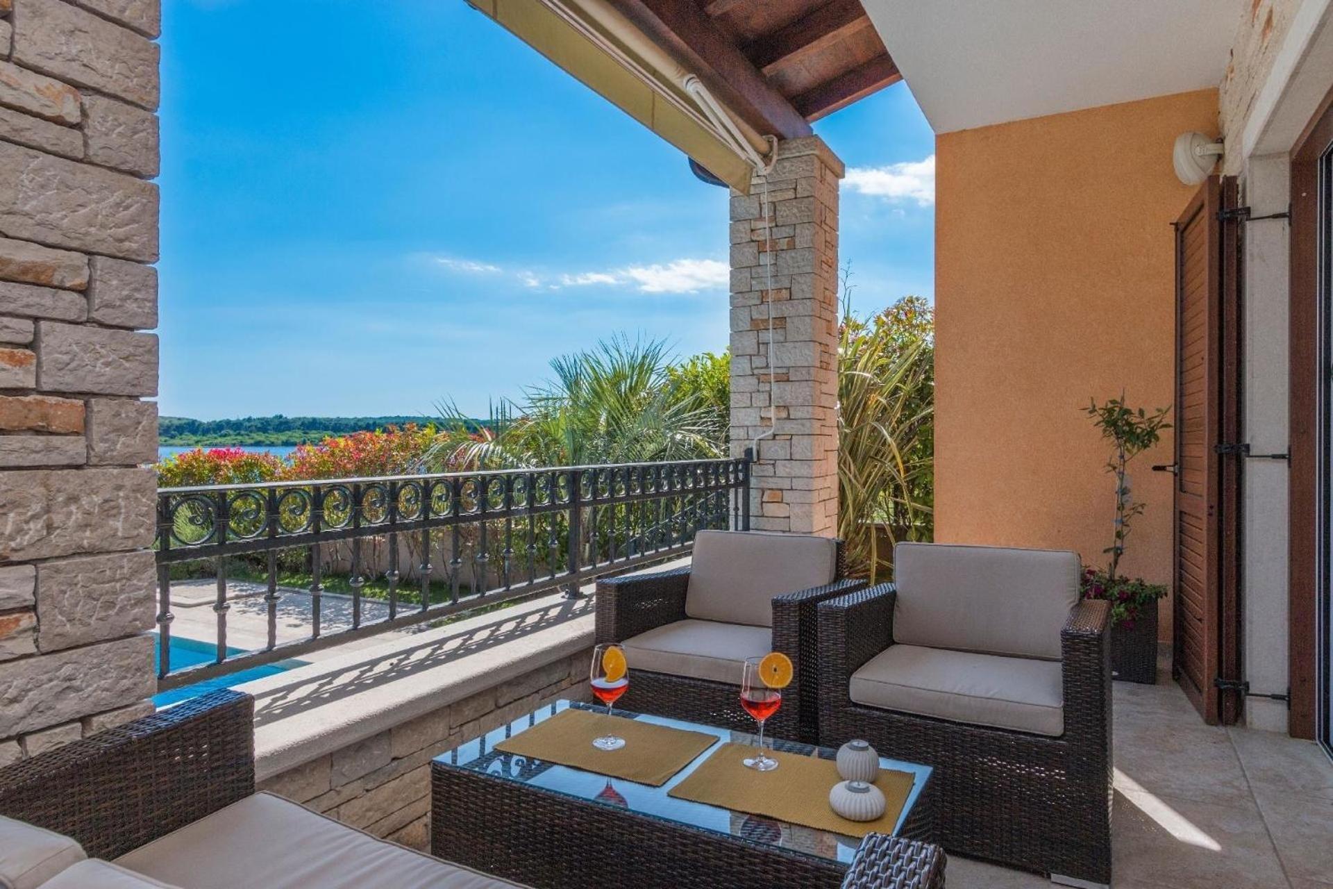 Ferienhaus In Pomer Mit Privatem Beheizten Pool Und Meerblick Dış mekan fotoğraf